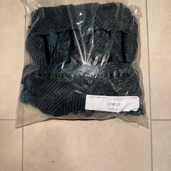 VICI Collection - Picture 13 of 13